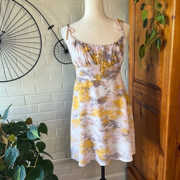 ASTR THE LABEL yellow tie dye mini dress size M EUC - Picture 6 of 9